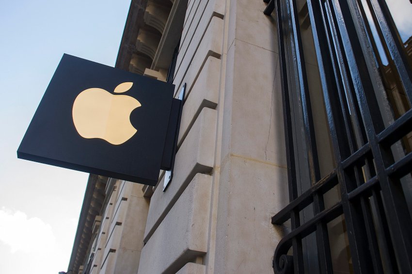 Apple Store robbed in Paris on New Year's Eve
