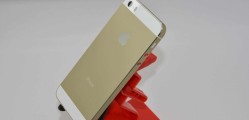 gold iPhone -2